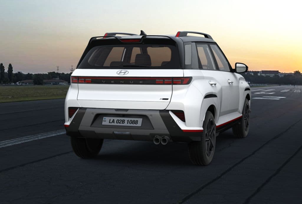 Hyundai Venue (2025) exterior view